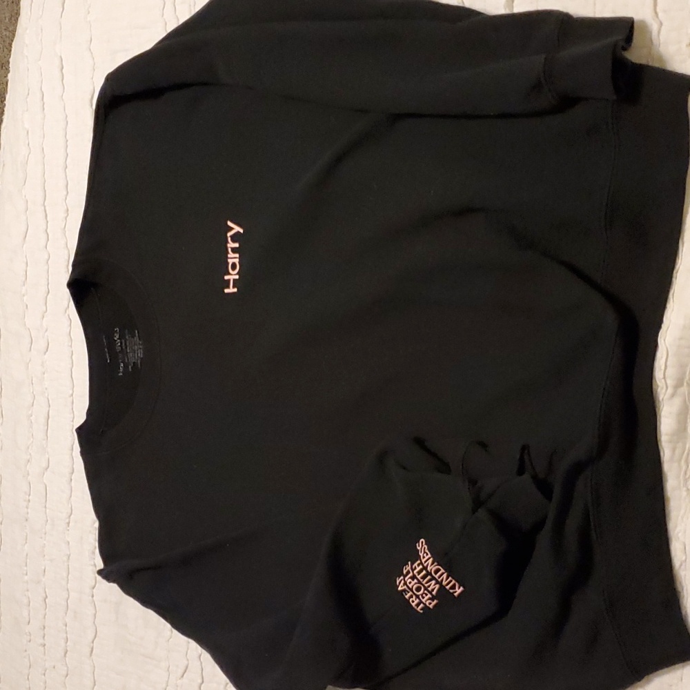 Harry Styles XL black sweatshirt with pink stitching. Unisex